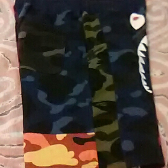 Bathing Ape shorts - Picture 3 of 4